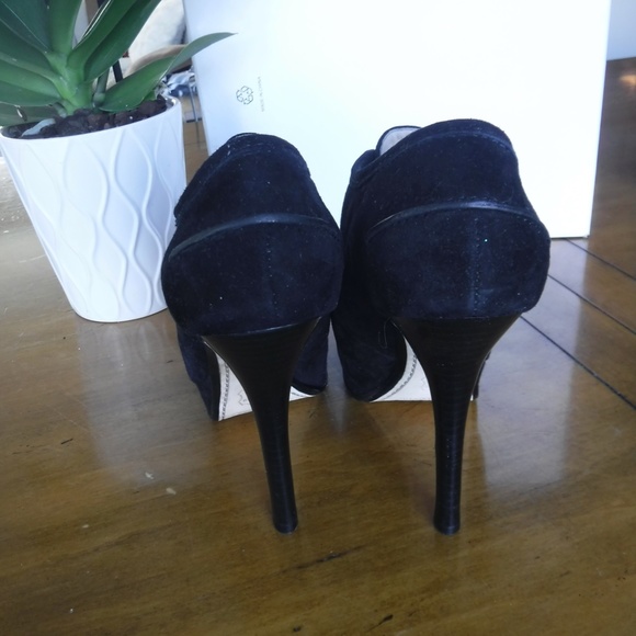 Micheal Kors Suede Platform Vintage Heels 6.5 - Picture 8 of 8